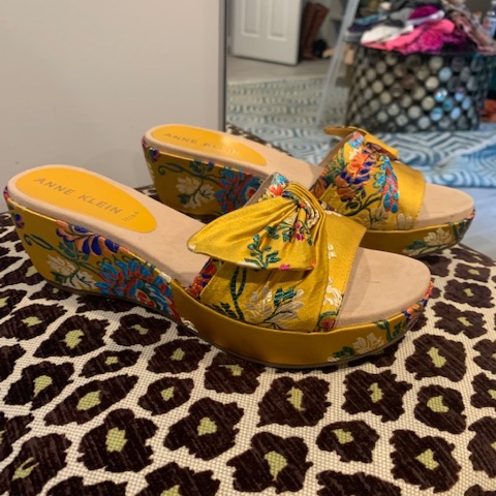Anne Klein heels